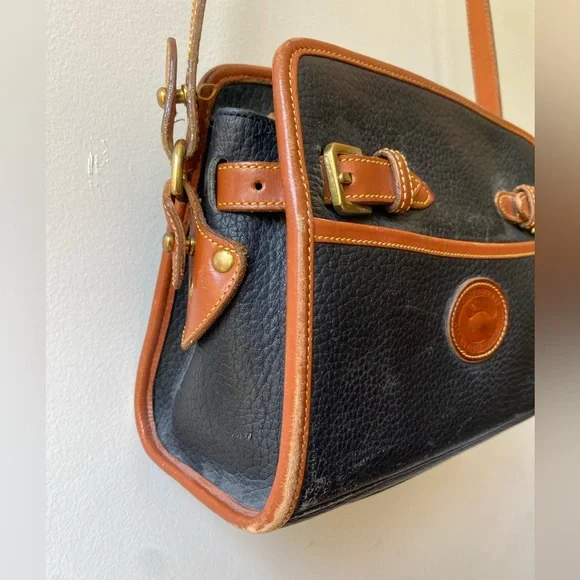 Vintage Black Dooney and Bourke Black with Tan Trim Zip Top Buckle Shoulder Bag - Picture 3 of 11